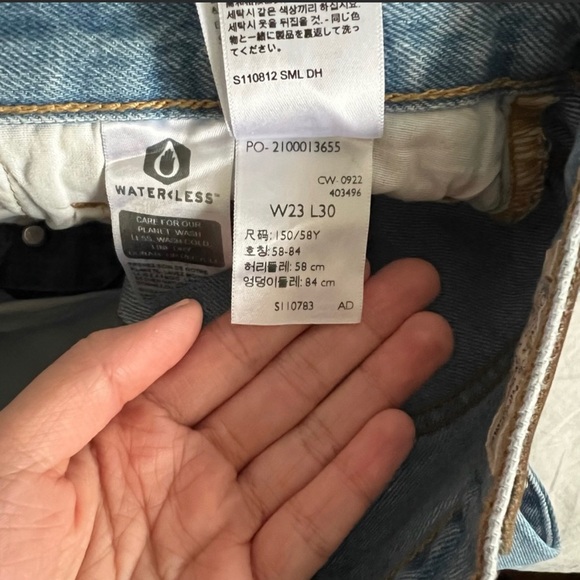 Levi’s original 501 high rise straight leg, light wash blue jeans, size 23 - Picture 4 of 4